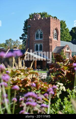 En el icónico cementerio de Mount Auburn, hogar de muchas figuras históricas Foto de stock