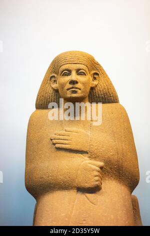 Quartzita estatua de Ankhrekhu. 1850 AC. XII Dinastía. Reino Medio. Desde Egipto. Museo Británico. Londres. Foto de stock