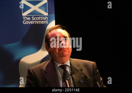 Primer ministro de Escocia Alex Salmond en la Isla de Arran, Escocia, donde se celebró una conferencia llamada la conversación Nacional sobre el período previo a la votación escocesa de la indepencia Foto de stock