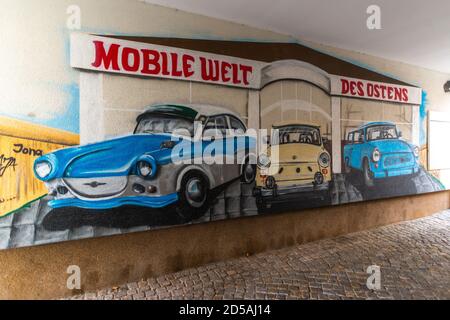 Graffiti de los coches del este de Alemania Trabant y Wartburg, Calau, Oberspreewald o Alto Spree Bosque, Brandeburgo, Alemania del este, Europa Foto de stock