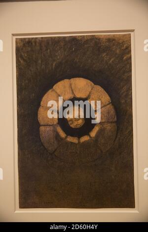 "El pozo" 1880; Odilon Redon, francés, 1840-1916. Carbón y tiza en papel. Museo de Arte moderno, Nueva York Foto de stock