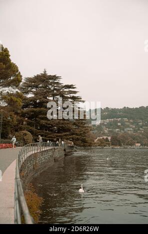 Por la mañana vistas del Lago di como Foto de stock