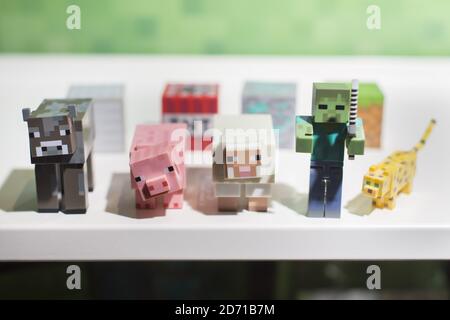 Juguetes Minecraft en exhibici n en Dream Toys 2014 en Marylebone