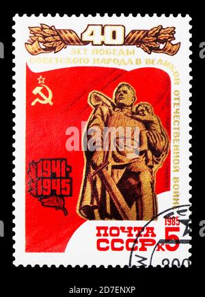 MOSCÚ, RUSIA - 31 DE MARZO de 2018: Un sello impreso en la URSS (Rusia) muestra Memorial a los soldados soviéticos caídos, 40 aniversario de la victoria en segundo lugar Foto de stock