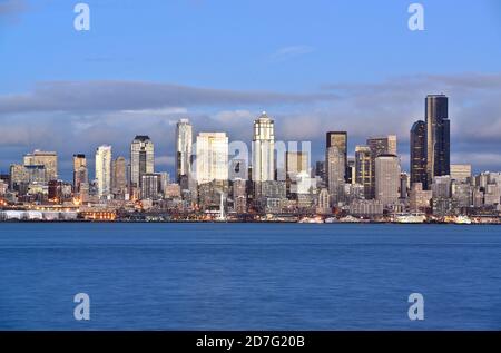 Seattle Skyline desde Alki Beach, Washington-EE.UU