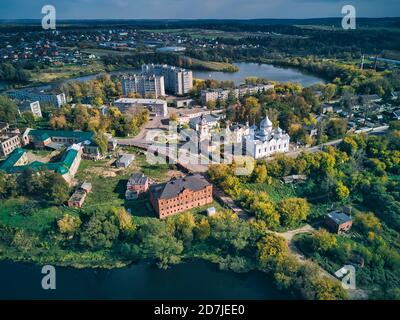 Monasterio de San Sergius en el estanque de Bethany en la ciudad de Sergiyev Posad, Rusia