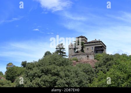 Entrada Moderna Da Casa De Luxo Pela Calçada Foto de Stock - Imagem de  parede, residencial: 206374032