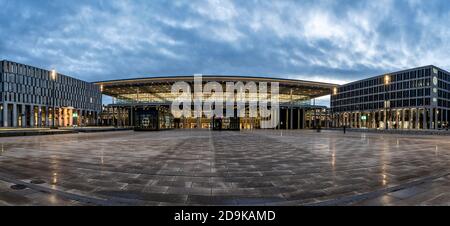 Aeropuerto de Berlín Brandenburgo (BER), aeropuerto internacional Willy Brandt, Terminal 1, SXF, BER Schoenefeld, Willy Brandt Platz Foto de stock