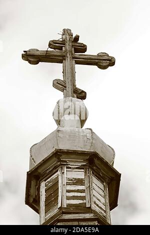 Esta es una cruz de una antigua Iglesia Ortodoxa Rusa que fue construida en  1922 Fotografía de stock - Alamy