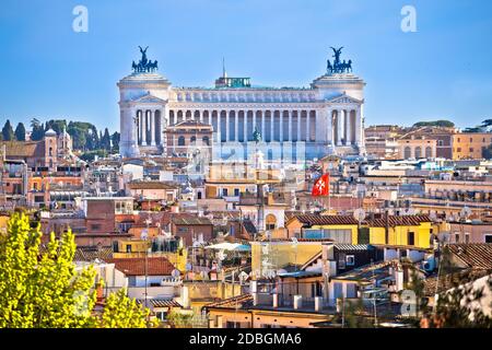 Roma. Monumentos de la ciudad Eterna de Roma una vista del horizonte, los tejados de la capital de Italia