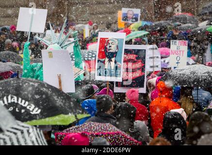 NO HAY PELÍCULA, NO HAY VIDEO, NO hay televisión, NO HAY DOCUMENTAL - casi 5,000 personas se reúnen en los pasos del Idaho Statehouse para la marcha de las mujeres en el centro de Boise, ID, EE.UU., el sábado, 21 de enero de 2017. Foto de Katherine Jones/Idaho Statesman/TNS/ABACAPRESS.COM Foto de stock