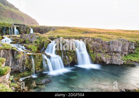 Kirkjufell Waterfalls en la Península de Snaefellnes, Islandia