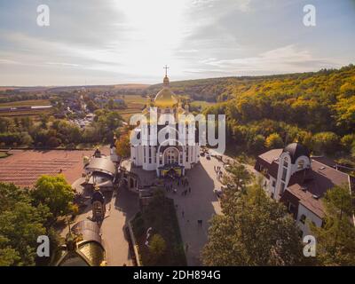 Vista aérea del Centro espiritual Mariano en Zarvanytsia Foto de stock