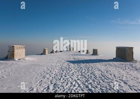 Una vista desde el Monte Grappa conmemorativo de la primera guerra mundial, Italia