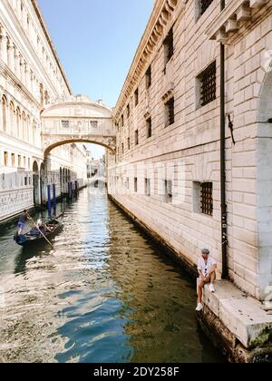 Italia Venecia, ciudad casi vacía de Venecia durante el verano de 2020 con el auge de la pandemia de covid 19 en Italia. Europa Venzia Foto de stock