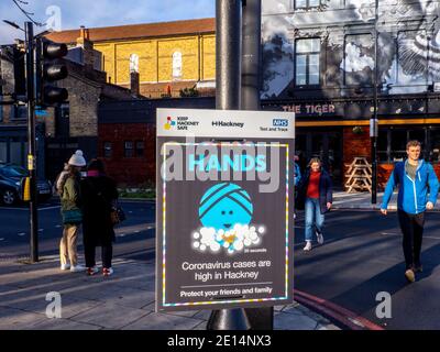 Consejos para ayudar a detener la propagación del coronavirus en Hackney al este de Londres. Foto de stock