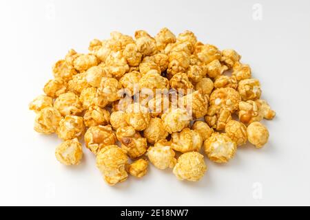 Abra la bolsa de Pop Secret Palomitas de maíz para microondas sobre fondo  blanco, recorte Fotografía de stock - Alamy