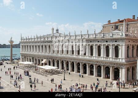 Biblioteca Marciana, en la Piazzetta San Marco en Venecia, Italia, Europa