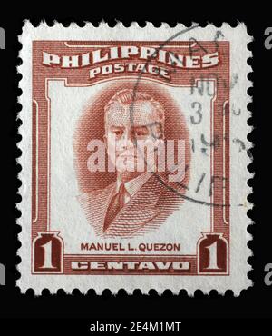 Sello impreso en Filipinas muestra retrato de Manuel Luis Quezon - fue presidente de la Commonwealth de Filipinas, alrededor de 1953 Foto de stock