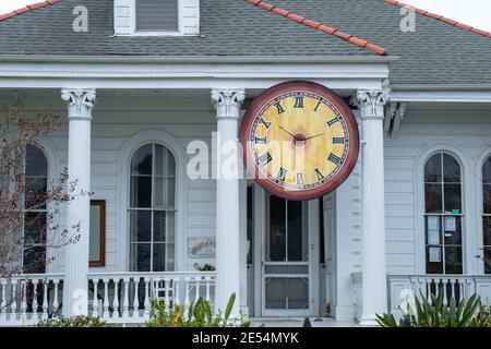 NUEVA ORLEANS, LA, EE.UU. - 23 DE ENERO de 2021: Casa histórica 'Wonderland' en el barrio Bywater