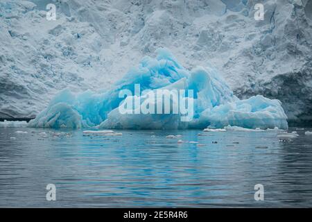 Los icebergs en la Antártida