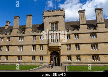 La entrada de Parks Road al Wadham College, Universidad de Oxford, Oxford, Oxfordshire, Reino Unido. Foto de stock