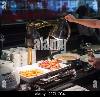 Concepto de desayuno buffet. Hora del desayuno en Hotel de lujo. Comida  buffet Catering comedor comer concepto de fiesta Fotografía de stock - Alamy