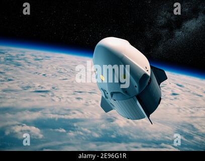 Nueva nave espacial comercial sobre nubes Foto de stock