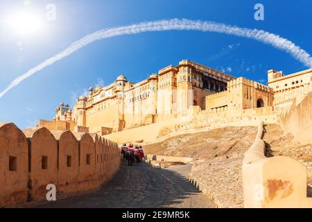Las paredes de Amber Fort en la India, Jaipur, Rajasthan Foto de stock