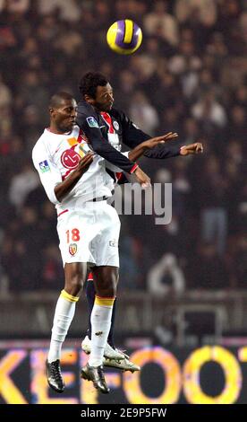 Edouard Cisse Del Psg Durante El Partido De Futbol De Primera Liga Frances Paris Saint Germain Vs Girondins De Bordeaux En El Parc Des Princes De Paris Francia El 18 De Noviembre De