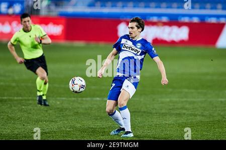 Inigo Córdoba de Deportivo Alaves durante el campeonato de España la Liga partido de fútbol entre Deportivo Alaves y Real Valladolid CF el 5 de febrero de 2021 en el estadio Mendizorroz en Vitoria, España - Foto Inigo Larreina / España DPPI / DPPI / LiveMedia Foto de stock