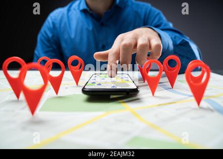 Localizador de Mapa de la Ciudad Búsqueda de marcadores de PIN Foto de stock
