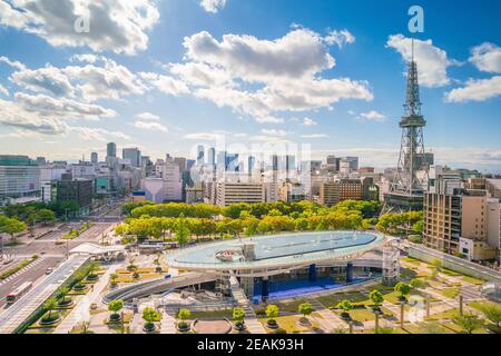 Horizonte del centro de Nagoya en Japón Foto de stock