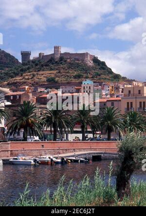 Bosa, Cerdeña, Italia (escaneado a partir de portaobjetos de color)