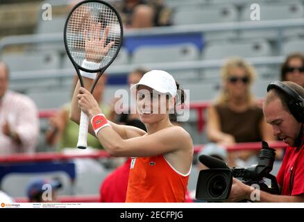 Tenis - Copa Rogers, Sony Ericsson WTA Tour - Montreal, Canadá - 17/8/06 Nathalie Dechy de Francia crédito obligatorio: Action Images / Chris Wattie