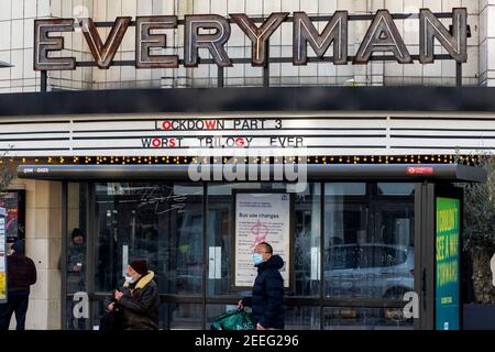 Pic muestra: Everyman Cine con palabras peor Trilogy nunca - Lockdown 3 en Muswell Hill Londres imagen de Gavin Rodgers/ Pixel8000 16.2.21 Foto de stock