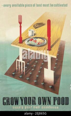 Póster de la Segunda Guerra Mundial de los Juegos Abram titulado Grow Your Own Food. Cartel que muestra una mesa puesta cuyas piernas están formadas por una pala blanca y un tenedor. Foto de stock