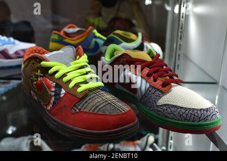Nike en exhibición en la colección & Stadium Goods Ultimate Sneaker 100