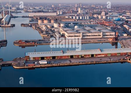 Vistas aéreas de Bramley Moore Dock, Liverpool. Los planes del Everton FC para un nuevo estadio de 52,000 plazas han sido aprobados por los concejales de la ciudad de Liverpool.
