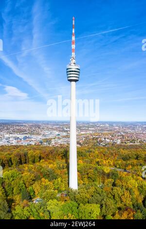 Stuttgart tv torre horizonte aéreo foto vista ciudad arquitectura viaje retrato formato en Alemania.
