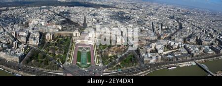 Alrededores de Francia - Vistas panorámicas de París - Jardines Trocadero, vistas desde la Torre Eiffel Foto de stock