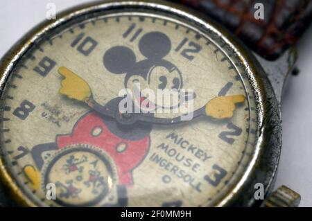 Un ejemplo de un antiguo reloj de 1933 Ingersoll Mickey Mouse