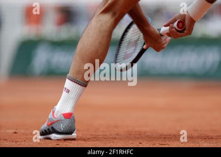 secundario Surichinmoi maduro Zapatillas Nike de Roger FEDERER (sui) con Torre Eiffel 09 durante el Roland -Garros 2019, Grand Slam Tennis Tournament, sorteo de hombres el 4 de junio  de 2019 en el estadio Roland-Garros de