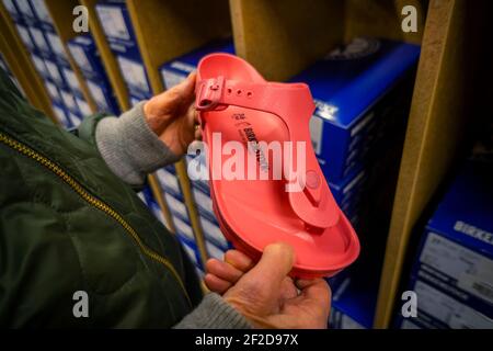 Zapatos Birkenstock, calzado, sandalias Fotografía de stock - Alamy