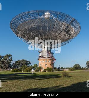 El radiotelescopio de Parkes, también conocido como el plato Foto de stock