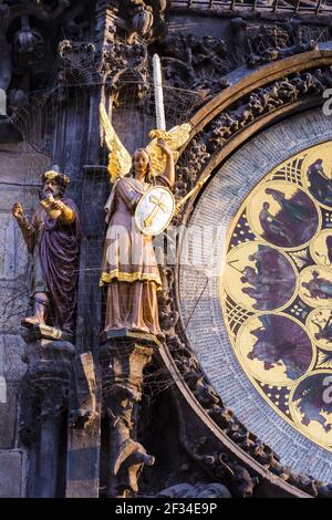 Geografía / viajes, República Checa, Bohemia, reloj astronómico en la torre del ayuntamiento, Plaza de la Ciudad Vieja, casco antiguo, Praga, República Checa, Libertad de Panorama Foto de stock