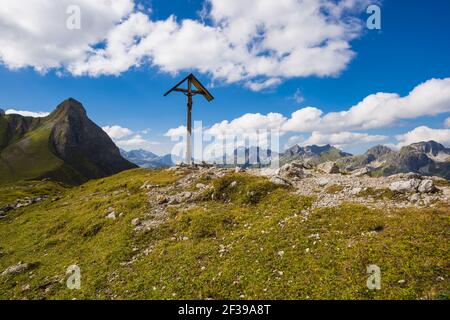 Geografía / viaje, Alemania, Baviera, cruce en Rappensee (Lago Rappen), a la izquierda detrás de él pequeño Rappenkopf (pico), 2276m, al, Freedom-of-Panorama Foto de stock