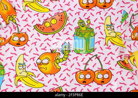 Tyumen, Rusia-15 de marzo de 2021: Rick y Morty multi-color camiseta logotipo de dibujos animados