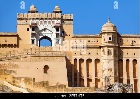 Vista de amber fort cerca de la ciudad de Jaipur, Rajasthan, India Foto de stock