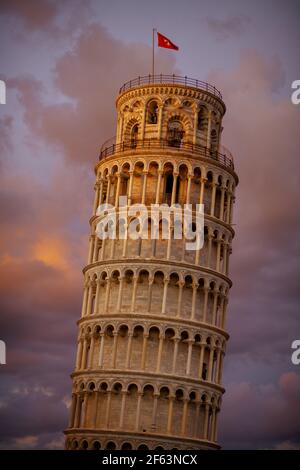 Con Torre inclinada en Pisa, Italia. Foto de stock